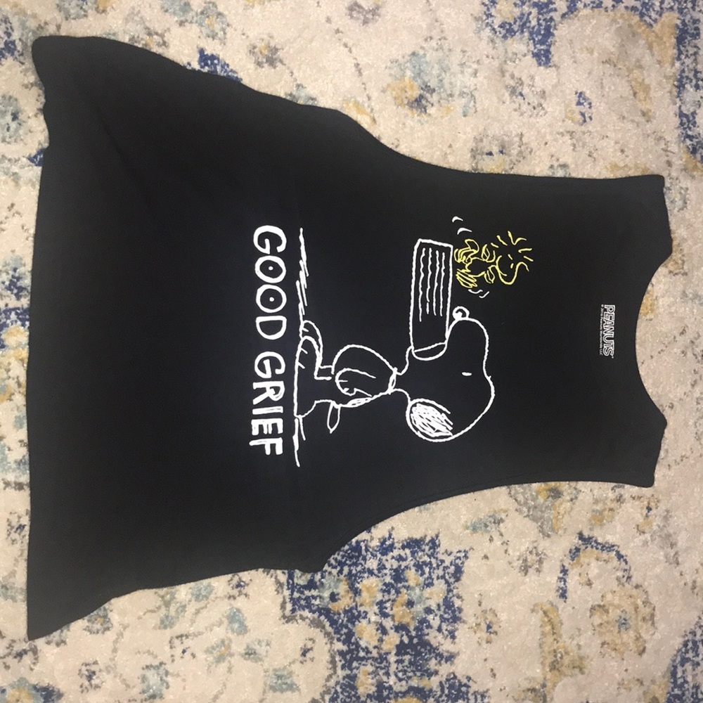 A beautiful peanuts muscle T Size 7-9
